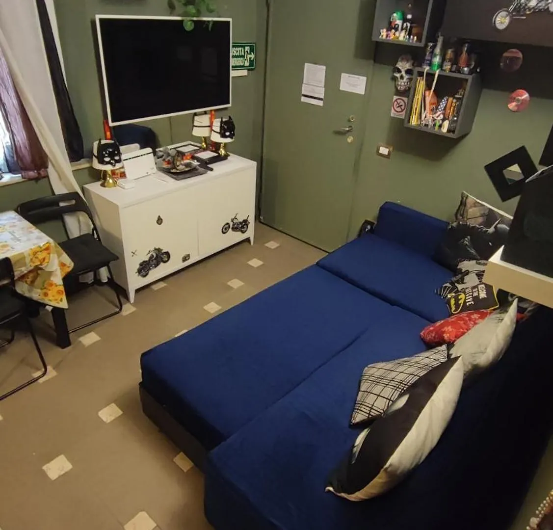 Batman Secret Apartment Pontedera 0*,  Italy